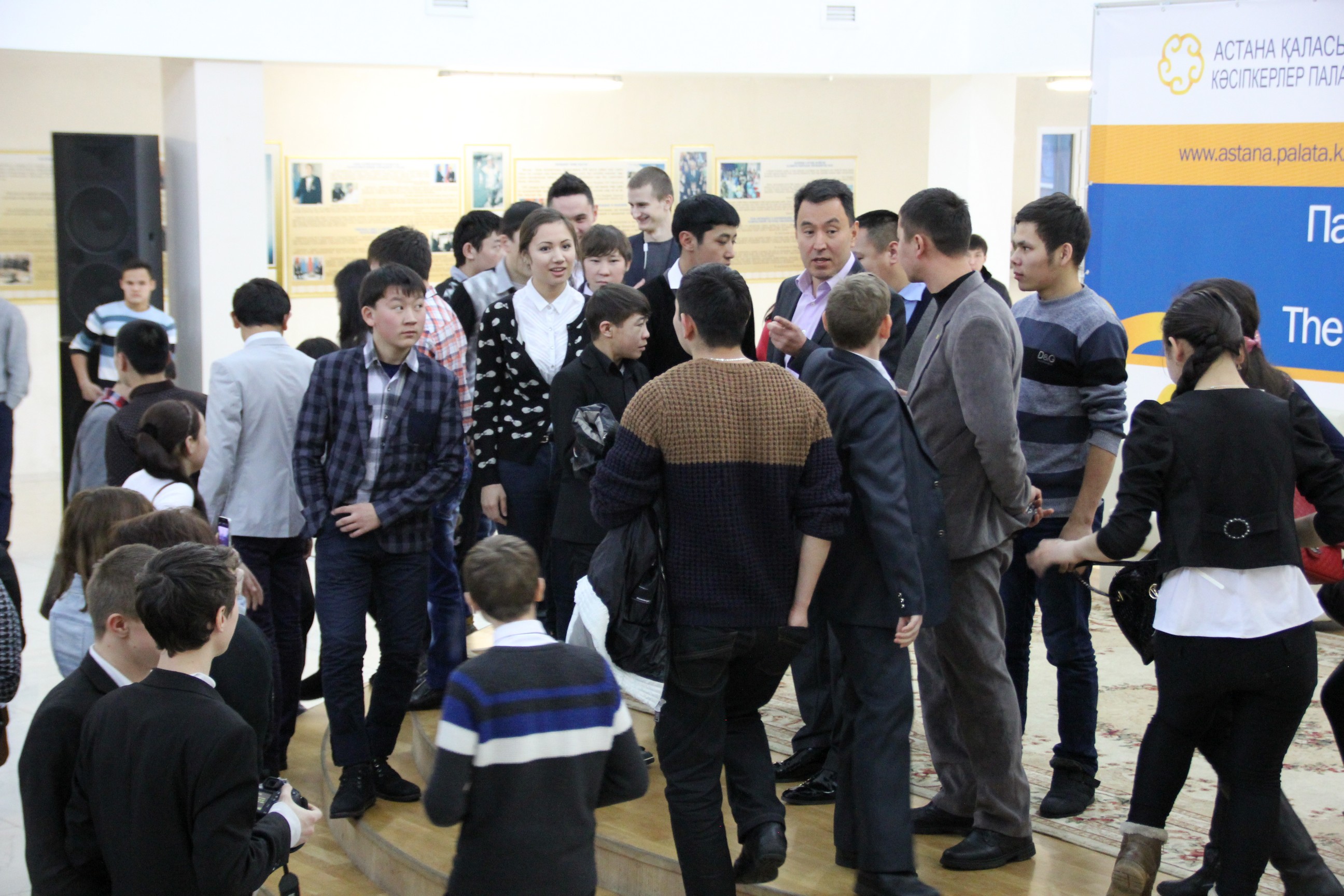 Serikbay Bisekeev meeting students in Astana